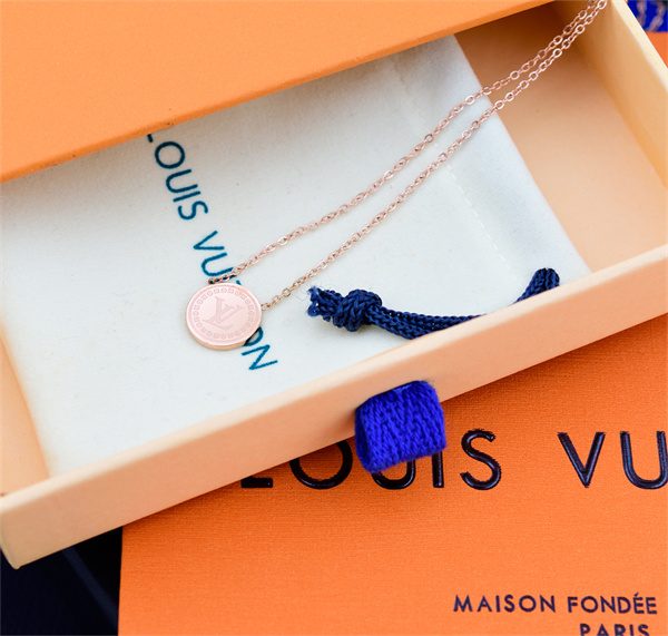 LV Necklace 011